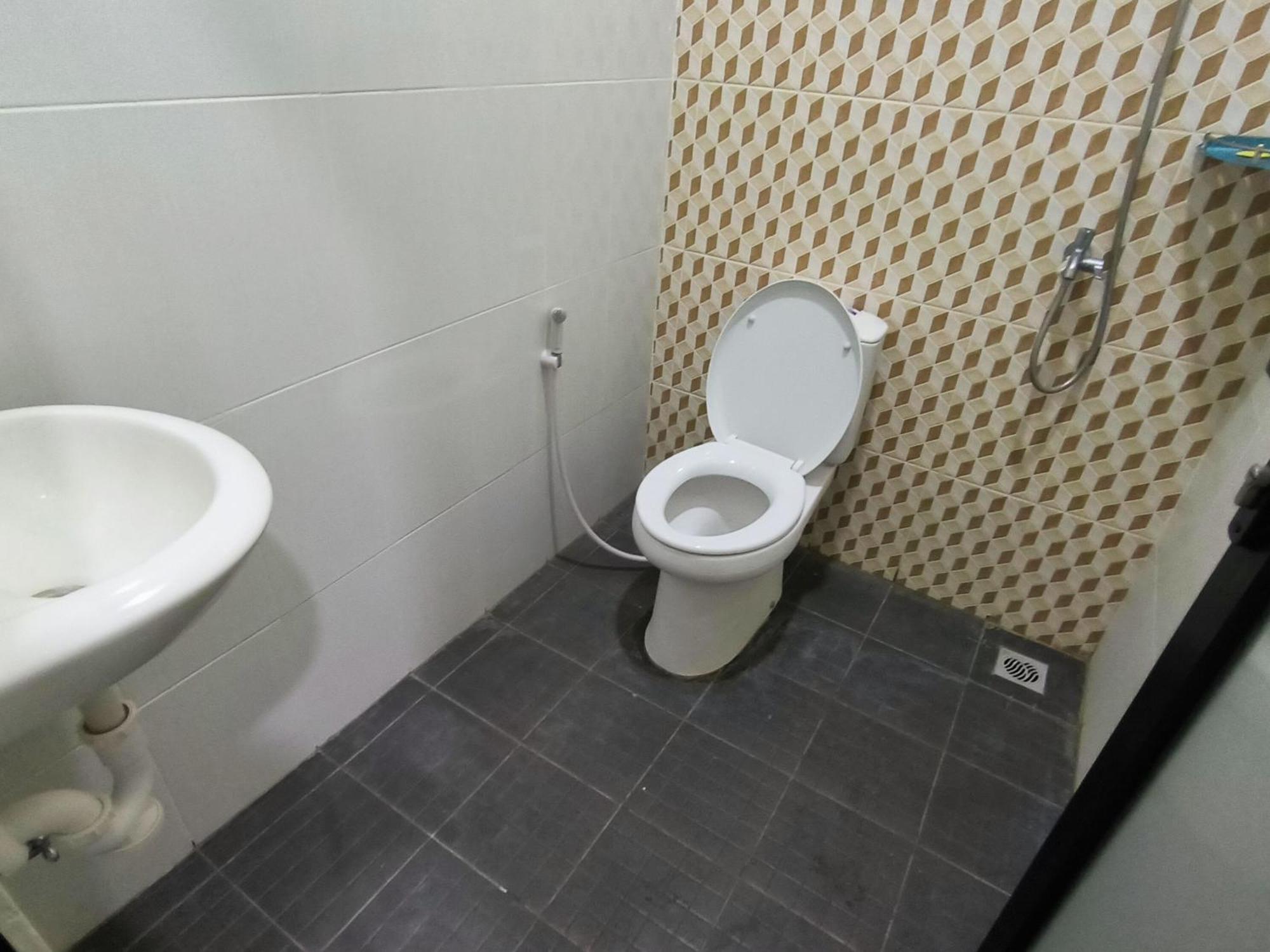 Tentrem Guesthouse Baru Pati Luaran gambar