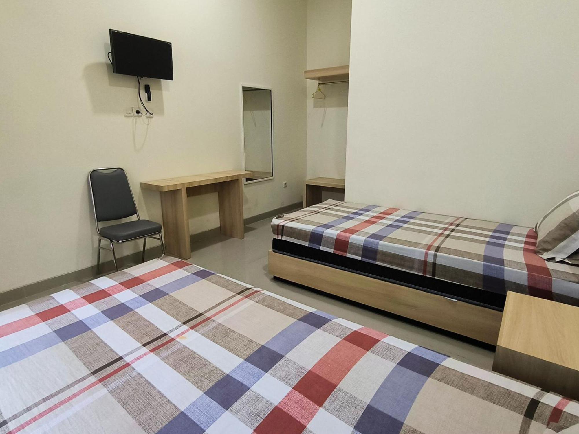 Tentrem Guesthouse Baru Pati Luaran gambar