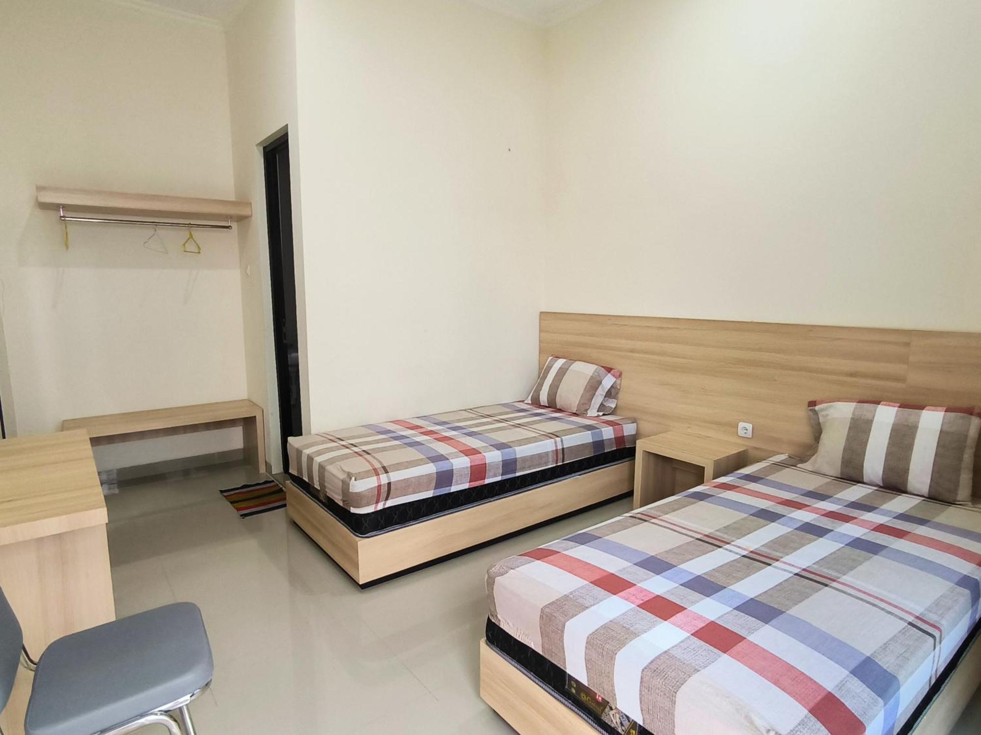 Tentrem Guesthouse Baru Pati Luaran gambar