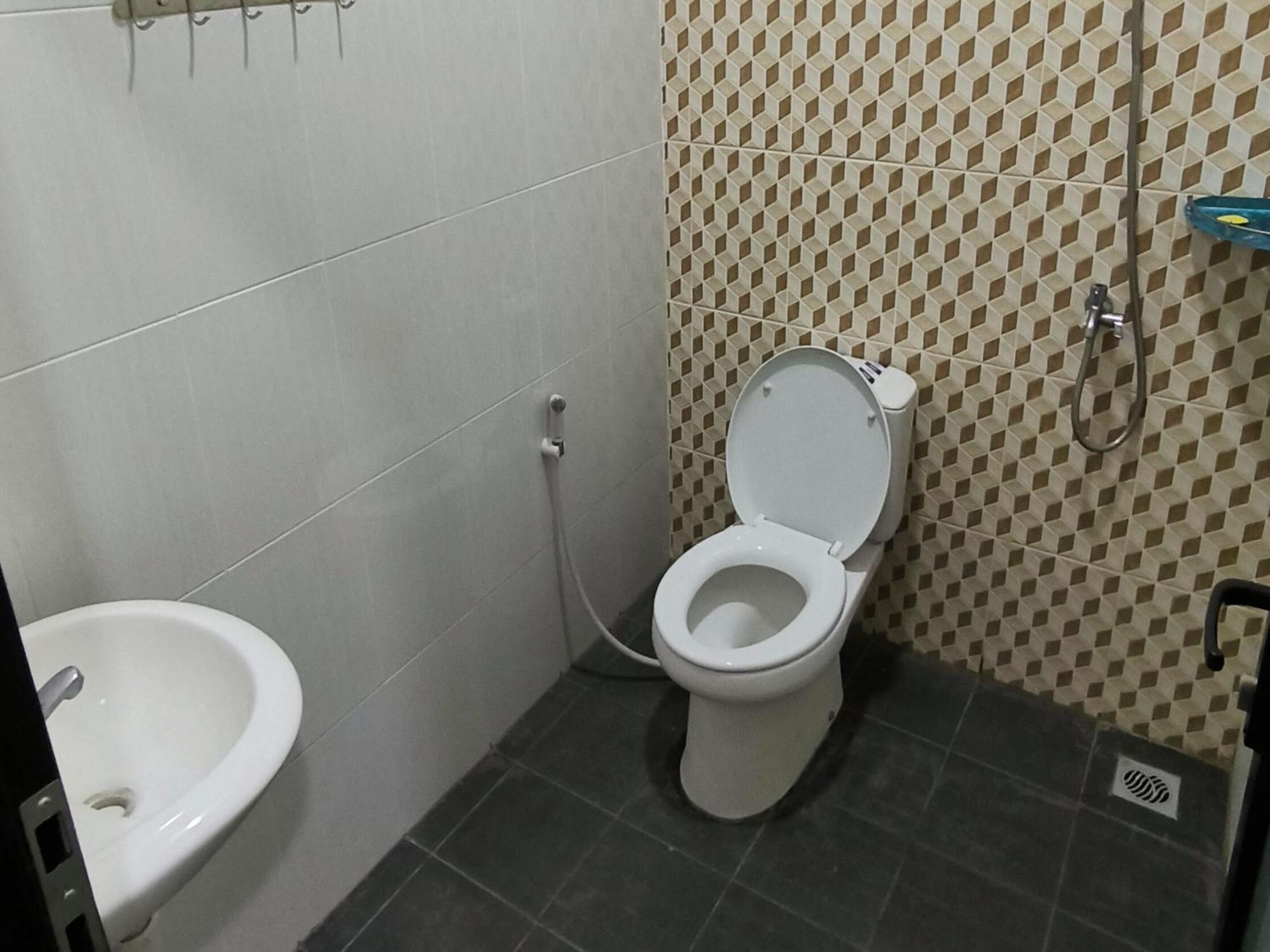 Tentrem Guesthouse Baru Pati Luaran gambar