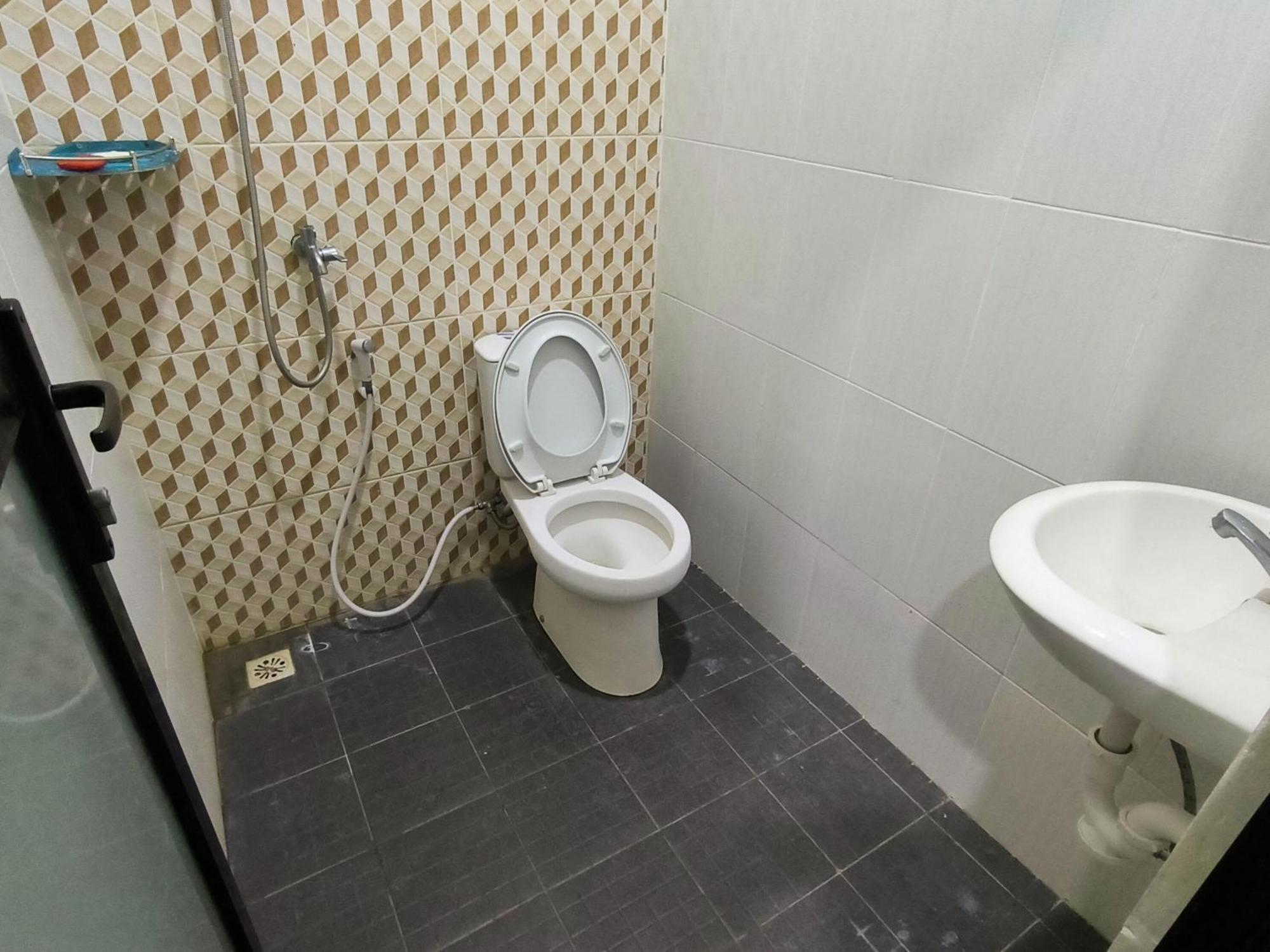 Tentrem Guesthouse Baru Pati Luaran gambar
