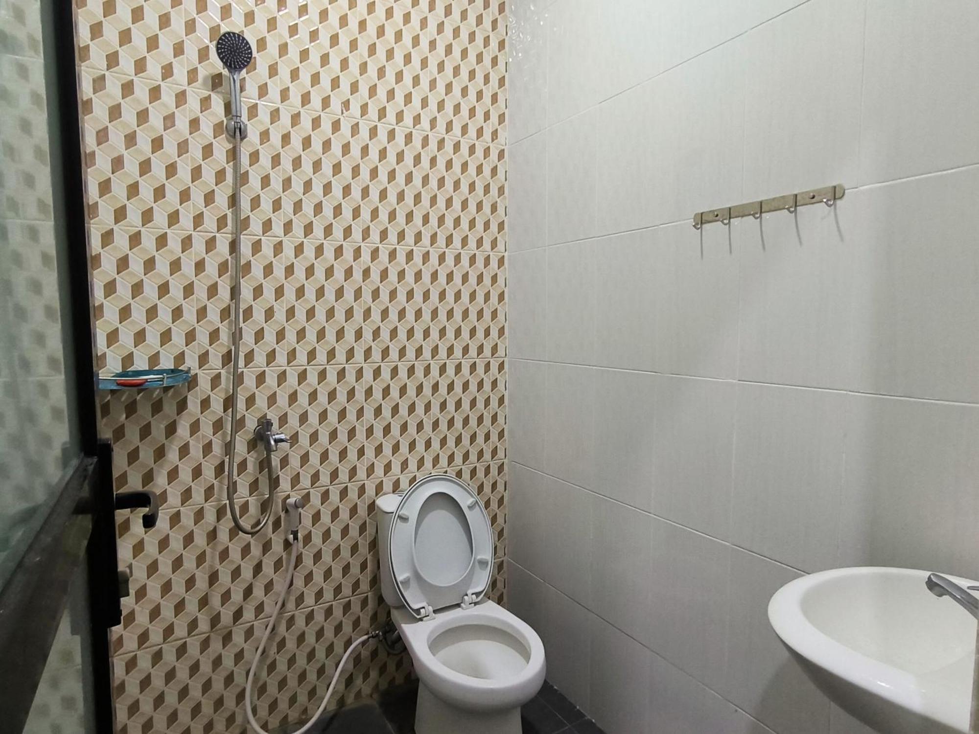 Tentrem Guesthouse Baru Pati Luaran gambar