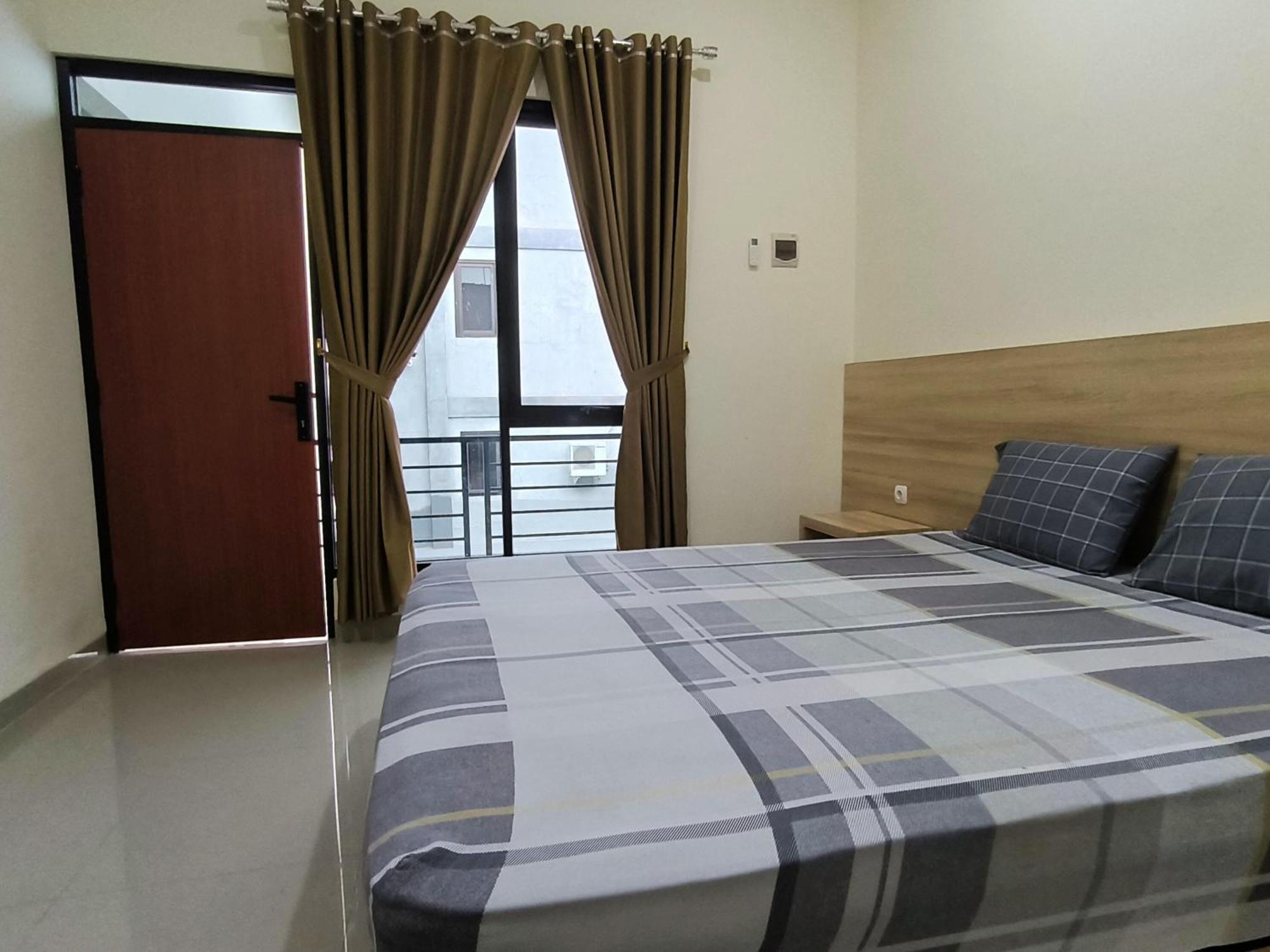 Tentrem Guesthouse Baru Pati Luaran gambar