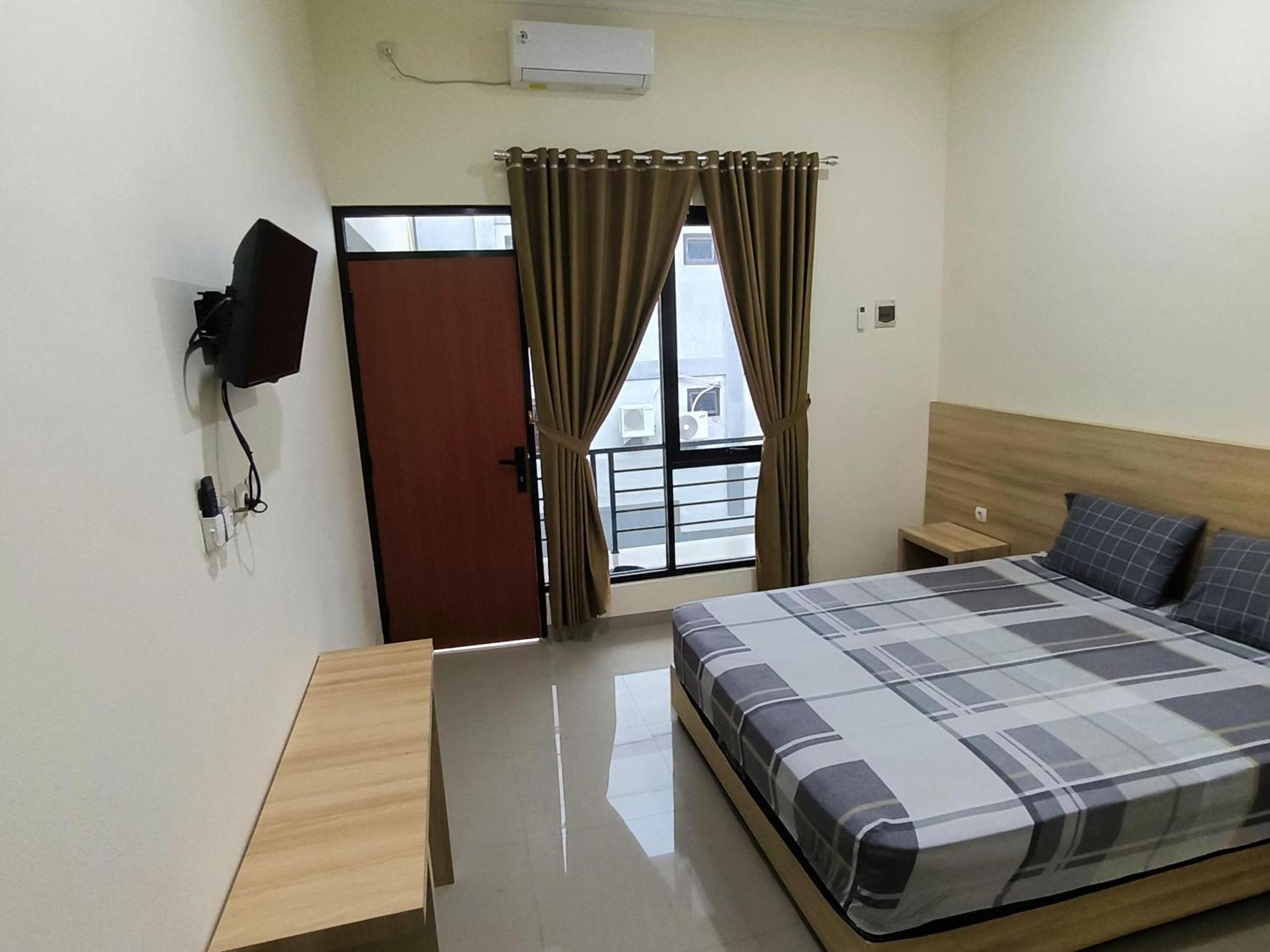 Tentrem Guesthouse Baru Pati Luaran gambar